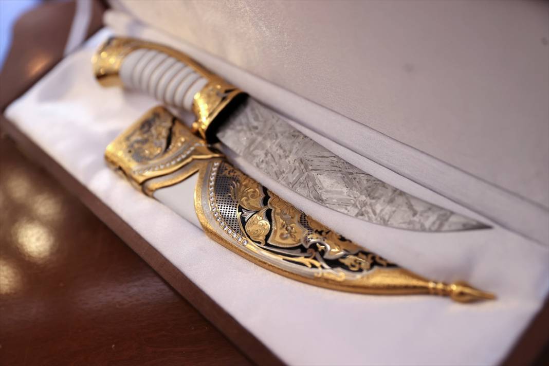 Gökten yağan taş Konya'da servete dönüştü! 30 bin dolarlık bıçak satışta 2